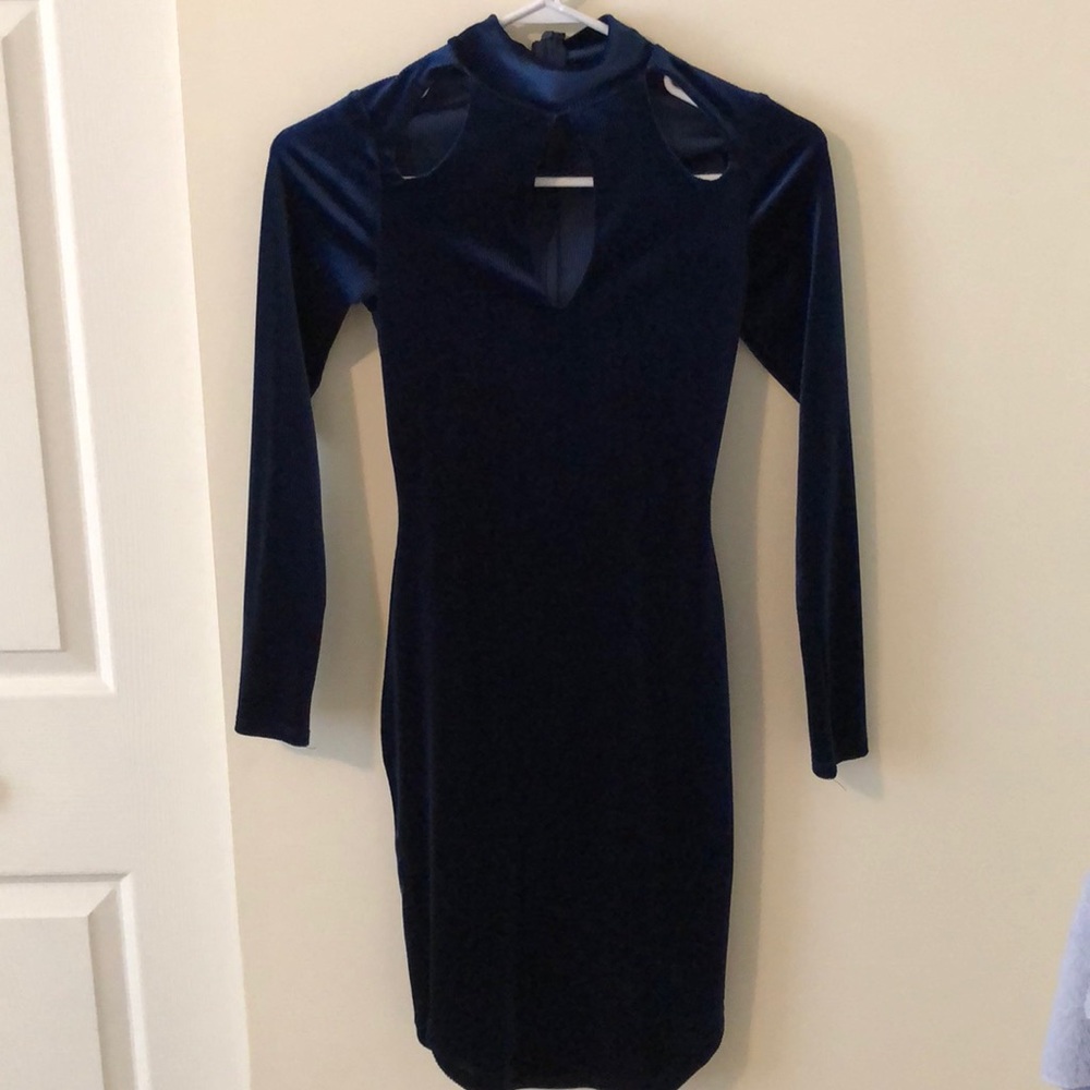 Velvet blue dress from fashion nova💙